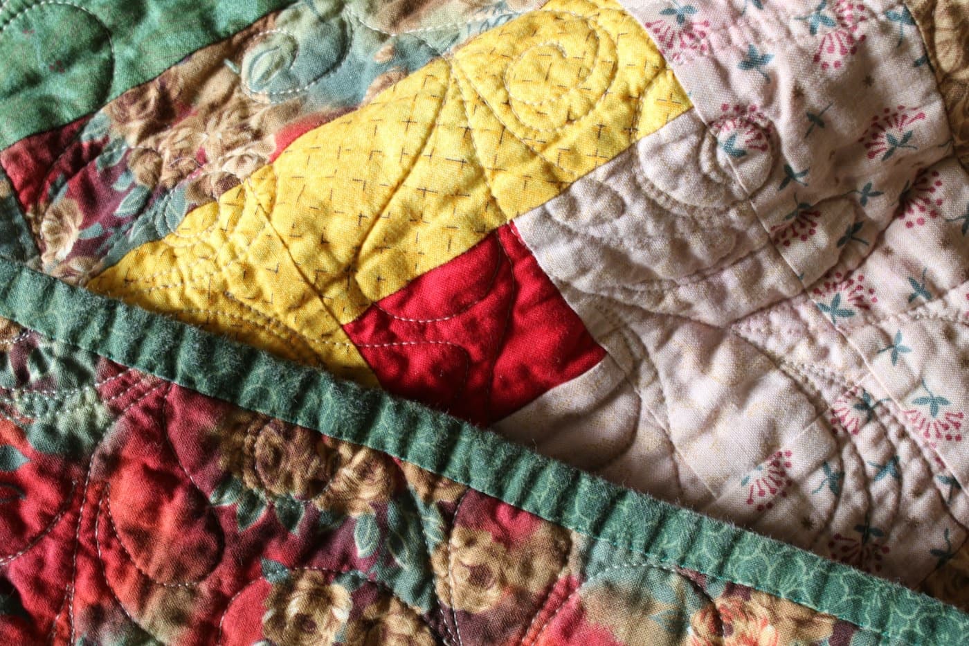 Houston International Quilt Festival 2026: Quilt Market Is Gone After 46 Years, and Video Is the New Trade Show for Makers