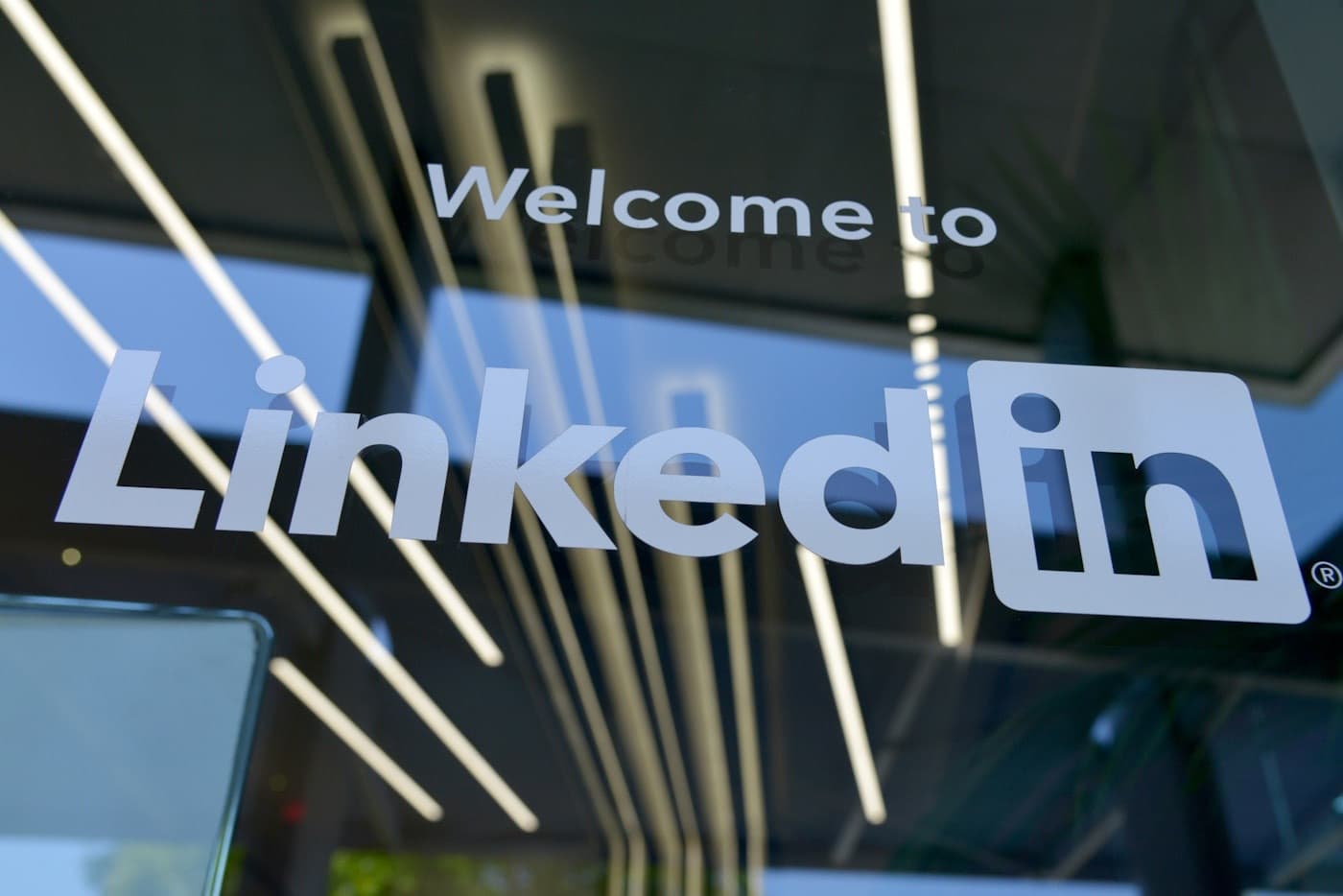LinkedIn Video Strategy 2026: Company Page Reach Dropped 60% — Here's What B2B Brands Should Do Instead